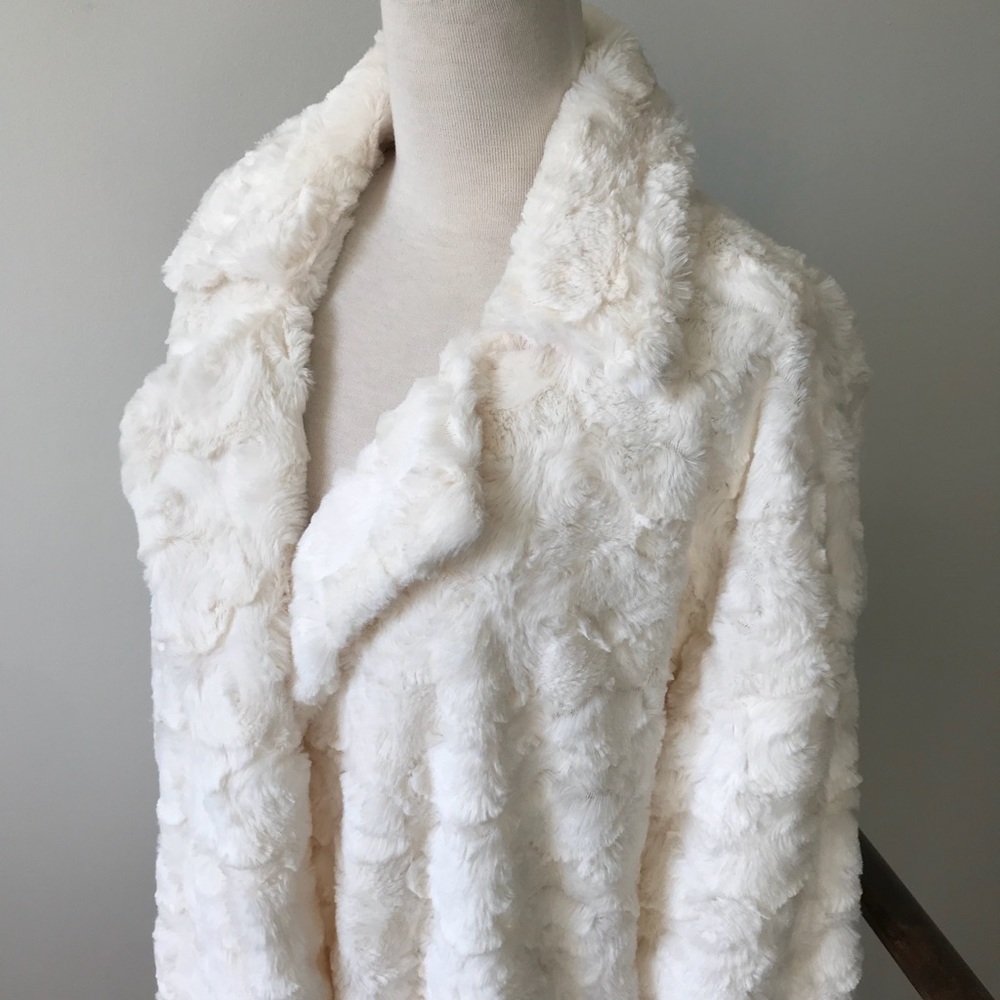 William B Creamy White Fall Coat - NWT